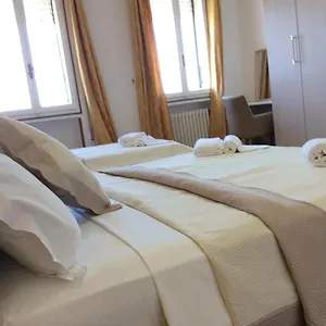Chowdhury House Unit 2 , Местре Италия
